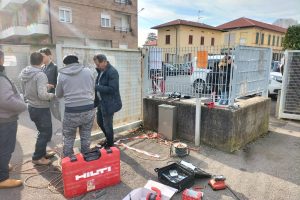 cancello-scuola-albate