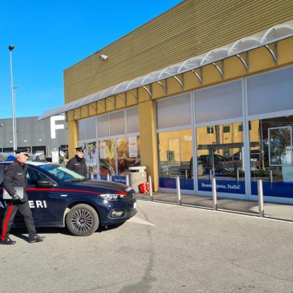 carabinieri-centri-commerciali