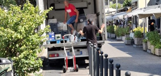 ciclabile-viale-geno-camion-1