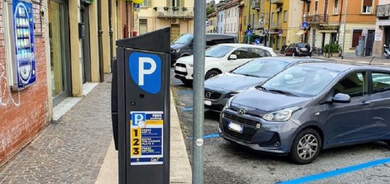 como-parcheggi-blu-1