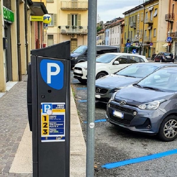 como-parcheggi-blu-1