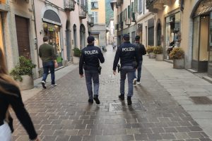como-riaperture-coronavirus-bar-mascherine-ristoranti-negozi-centro-città (27)
