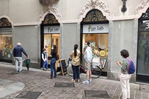 como-riaperture-coronavirus-bar-mascherine-ristoranti-negozi-centro-città (38)