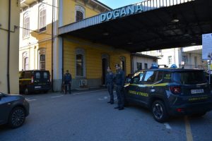 dogana italia svizzera