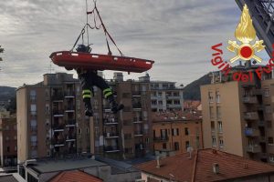 donna-anziana-via-santo-garovaglio-vigili-fuoco-2