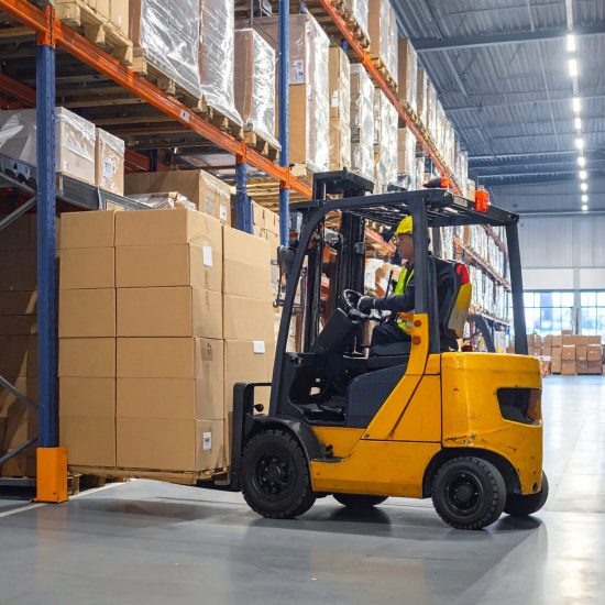 Operaio-Magazzino-Muletto-Ai