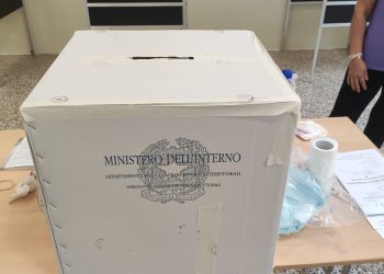 elezioni-referendum-voto-urna (2)