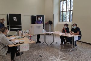 elezioni-referendum-voto-urna (3)
