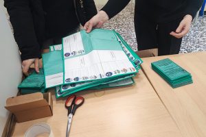 elezioni-regionali-voto-urna-scheda-elettorale-seggio (7)