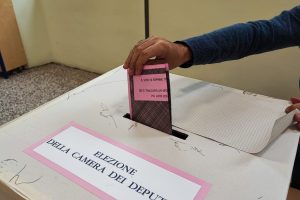 elezioni-seggio-urna-scheda-elettorale (1)