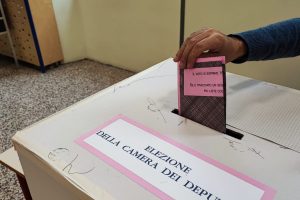 elezioni-seggio-urna-scheda-elettorale (11)
