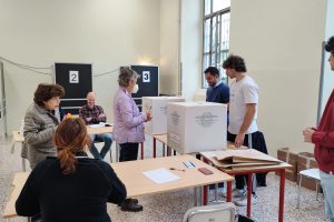 elezioni-seggio-urna-scheda-elettorale (9)