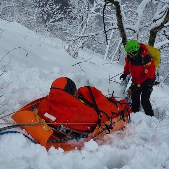 esercitazione-soccorso-alpino-neve
