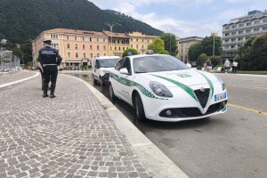 esondazione-lungolago-paratie-piazza-cavour-polizia-locale-6-1536x1152(1)