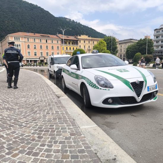 esondazione-lungolago-paratie-piazza-cavour-polizia-locale-6-1536x1152(1)