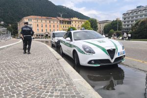 esondazione-lungolago-paratie-piazza-cavour-polizia-locale (6)