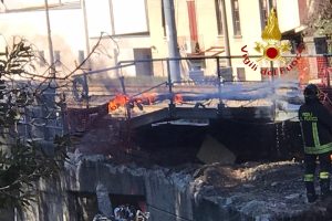 fino-mornasco-vigili-fuoco-trenord (1)