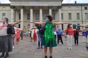 flash-mob-200-com-teatro-sociale (8)