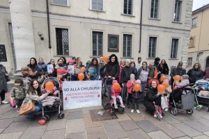 flash-mob-nidi-piazza-verdi (3)