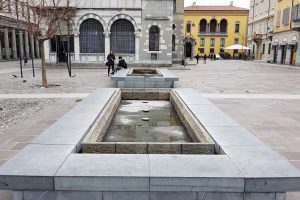 fontana-piazza-grimoldi (1)