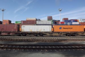 freight-train-363436_1920