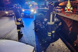 frontale-incidente-monguzzo-vigili-fuoco (1)