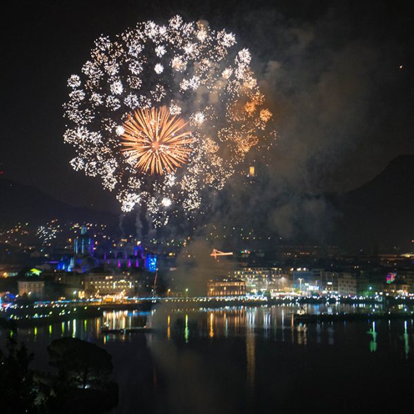 Como spettacolo fuochi d'artificio per Capodanno, Città dei Balocchi