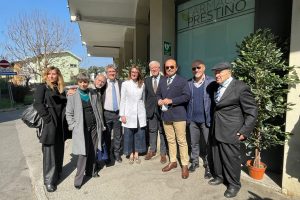 giordano-molteni-farmacia-prestino-defibrillatore (2)