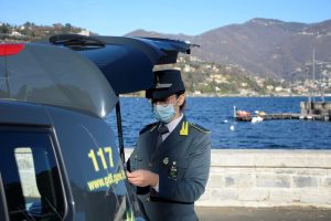 guardia finanza lago