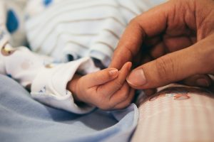 hands-g08e38b638_1280