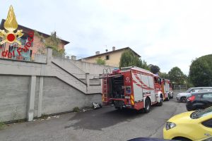 incendio-Erba-Vigili-del-Fuoco