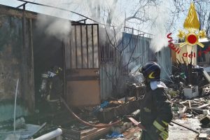 incendio-bregnano-vigili-fuoco (1)
