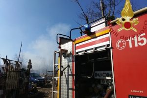 incendio-bregnano-vigili-fuoco (3)