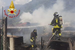 incendio-camping-campeggio-sorico-1