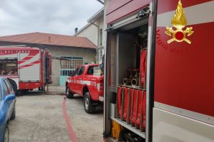 incendio-cantù-vigili-fuoco