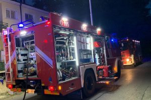 incendio-fenegrò-vigili-fuoco (2)