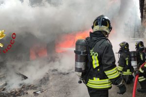 incendio-golf-pinetina-vigili-fuoco (2)