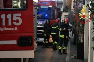 incendio-ristorante-hostaria-cernobbio-vigili-del-fuoco (2)