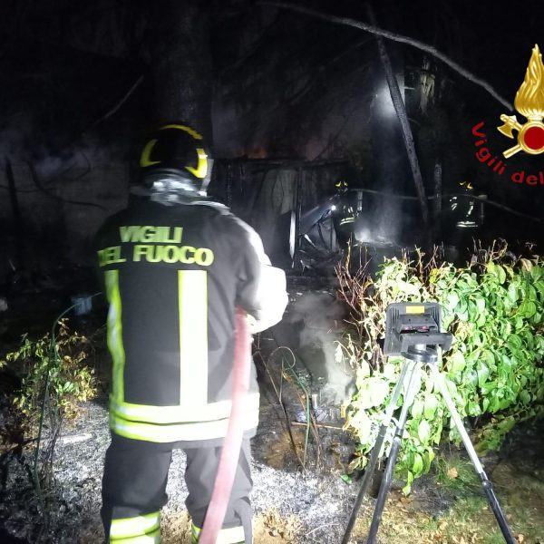 incendio-rovellasca-vigili-fuoco