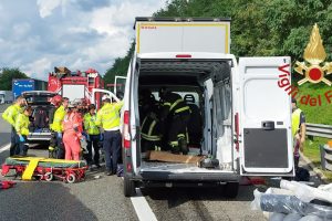 incidente-autostrada-a9-vigili-fuoco-118 (1)