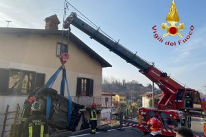 incidente-castelmarte-vigili-fuoco-1