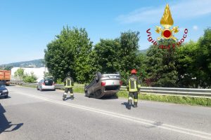incidente-erba-vigili-fuoco
