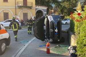 incidente-erba-vigili-fuoco
