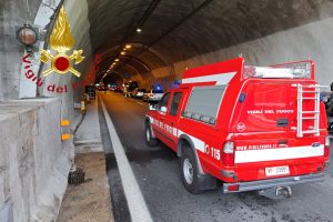 incidente-galleria-a9-vigili-fuoco
