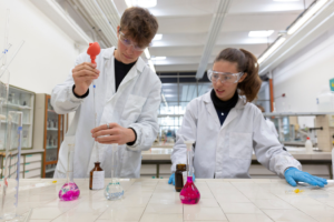 laboratorio-chimica-studenti-enfapi