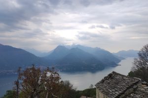 lago-como-san-siro-monti-di-gallio-nuovole-pioggia
