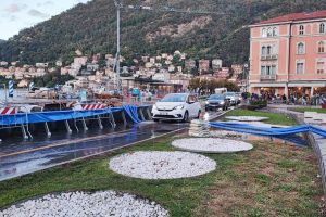 lago-esondazione-lungolago-paratie-auto-piazza-cavour (12)-1