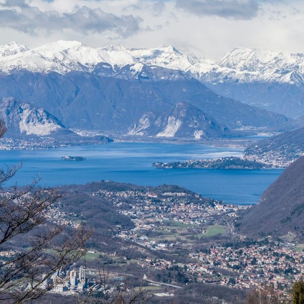 lago varese