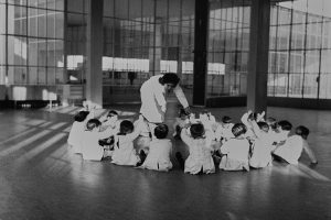 maestra e bambini