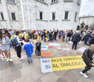 manifestazione-chiusura-scuole-piazza-verdi (4)